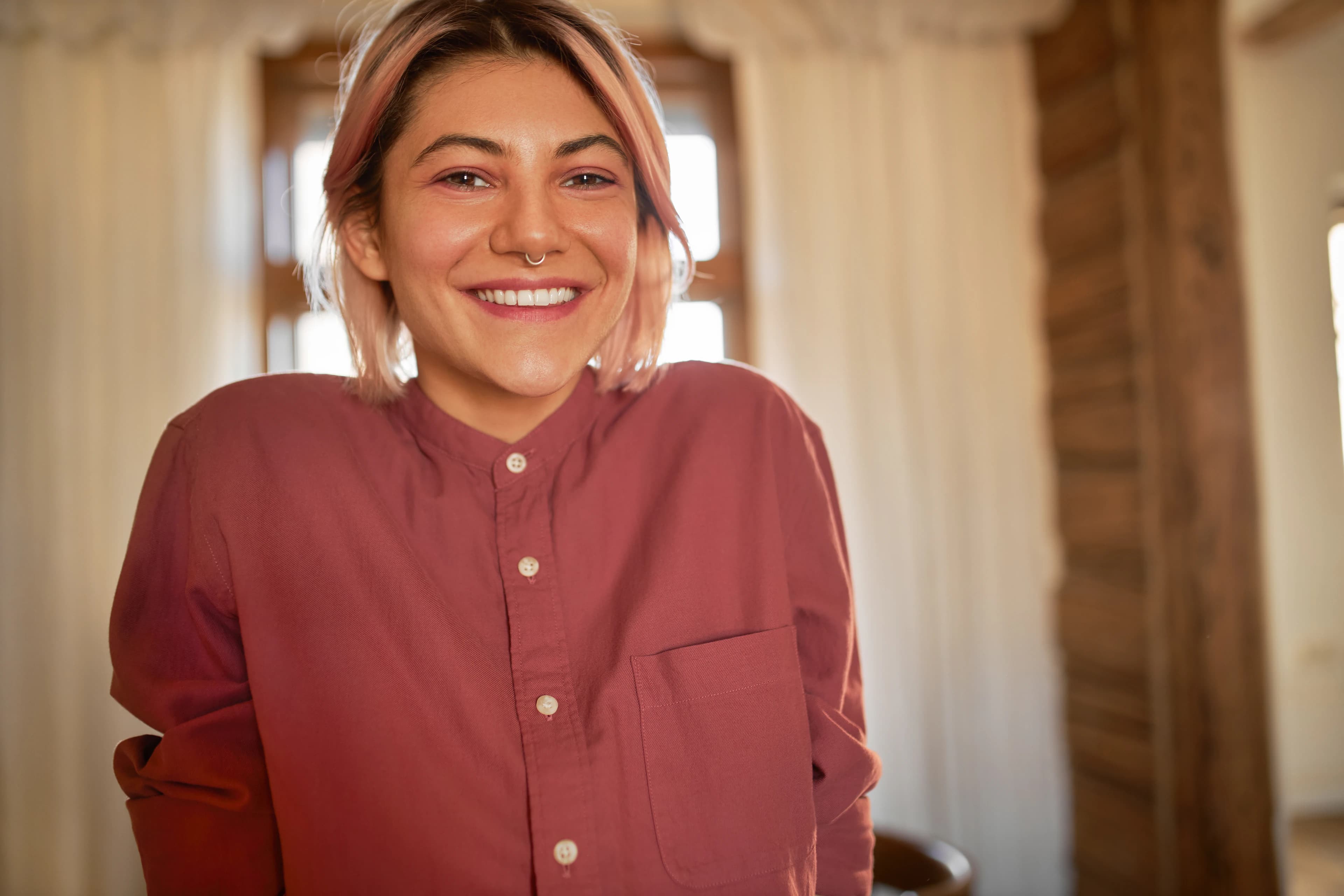 Reading dental wellness content